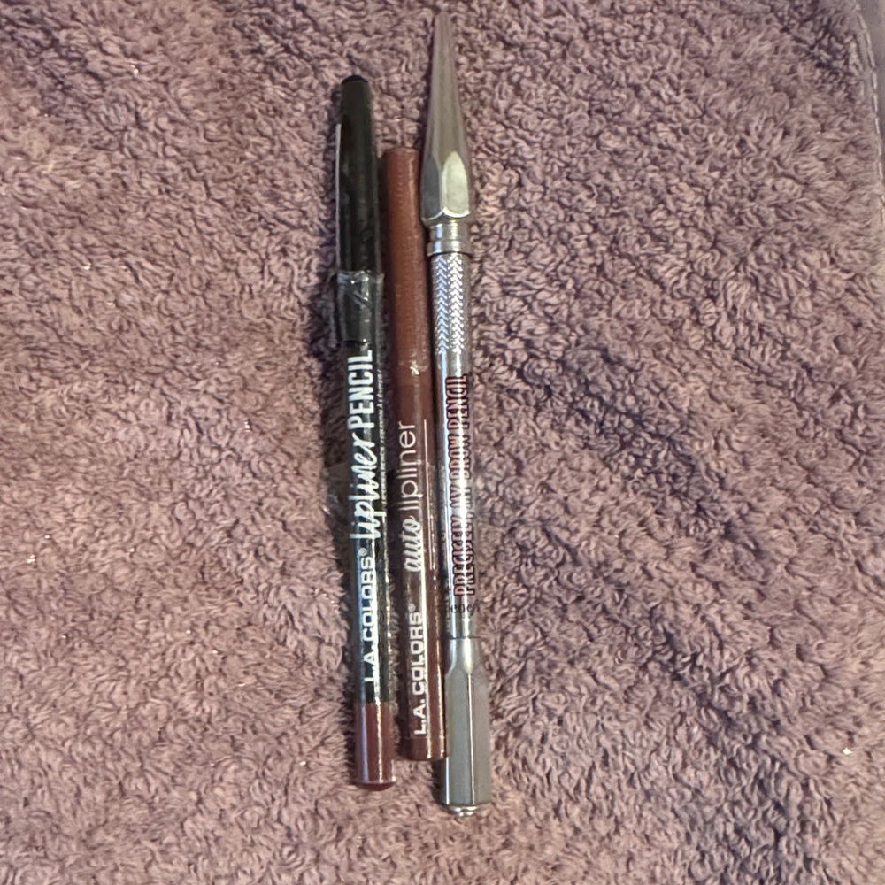 L.A. Colors Brown Lip Liner Pencil - Precise Lip Definition